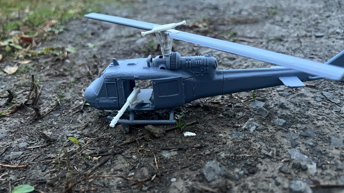 UH-1C huey, veitnam war, Helicopter, cold war, Helicopter, American, Tabletop terrain, tabletop gaming, Tank,