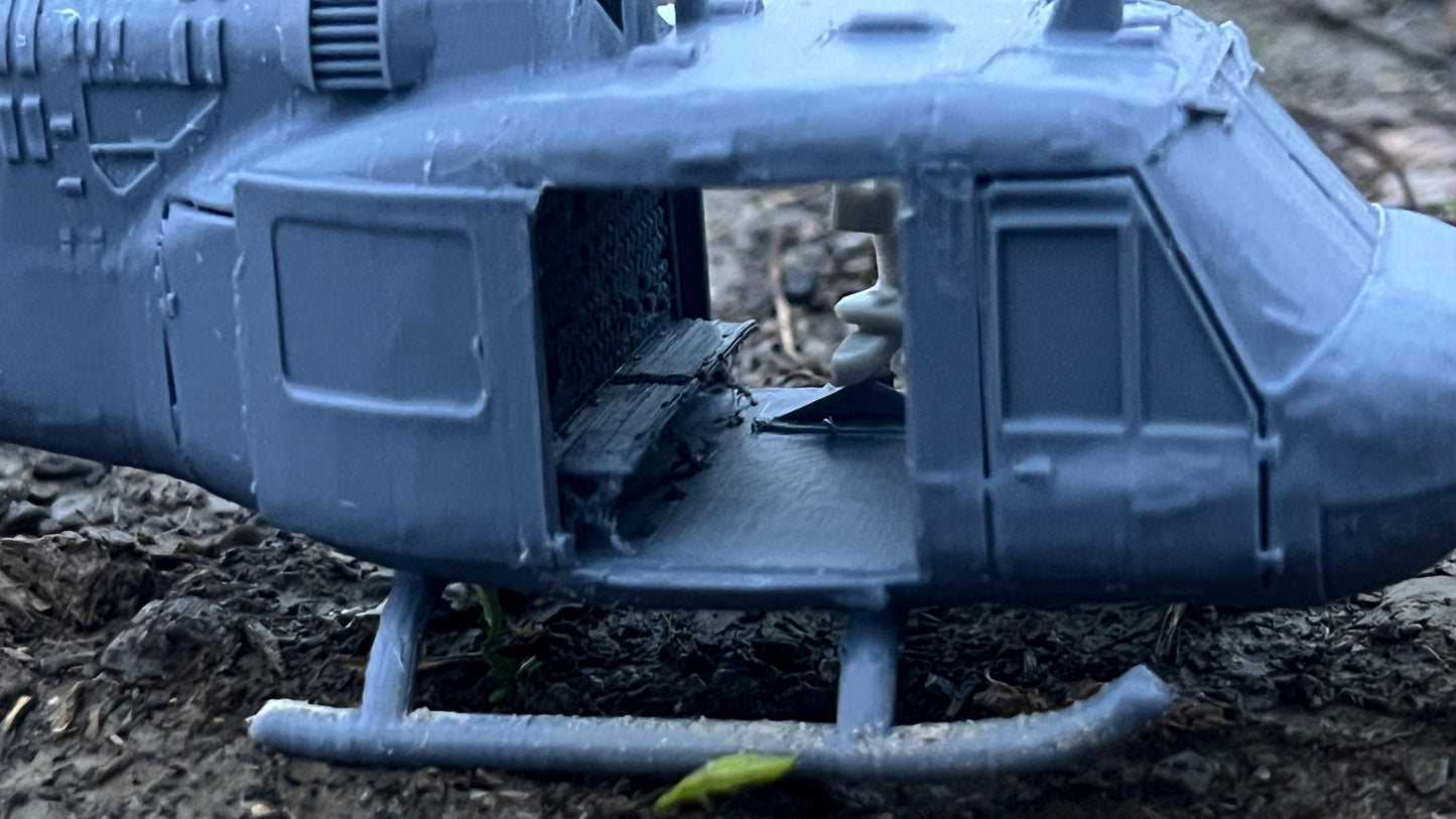 UH-1C huey, veitnam war, Helicopter, cold war, Helicopter, American, Tabletop terrain, tabletop gaming, Tank,
