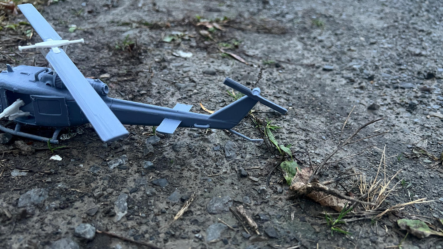 UH-1C huey, veitnam war, Helicopter, cold war, Helicopter, American, Tabletop terrain, tabletop gaming, Tank,
