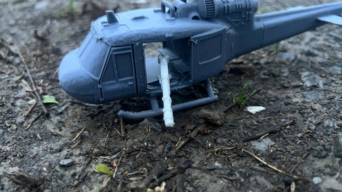 UH-1C huey, veitnam war, Helicopter, cold war, Helicopter, American, Tabletop terrain, tabletop gaming, Tank,