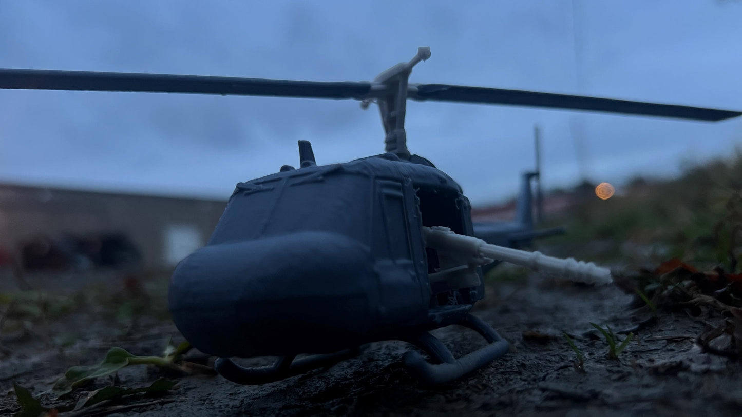 UH-1C huey, veitnam war, Helicopter, cold war, Helicopter, American, Tabletop terrain, tabletop gaming, Tank,