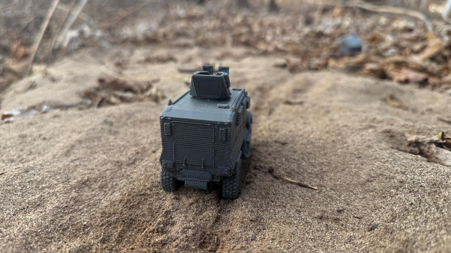 MAXXPRO MRAP 4x4: Modern Military Armored Vehicle for Model Railroading, and Wargaming, Op Boards
