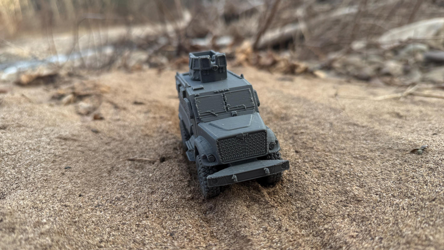 MAXXPRO MRAP 4x4: Modern Military Armored Vehicle for Model Railroading, and Wargaming, Op Boards