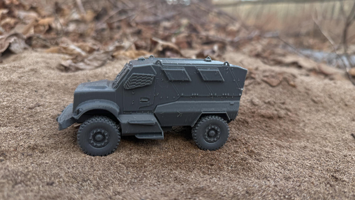 MAXXPRO MRAP 4x4: Modern Military Armored Vehicle for Model Railroading, and Wargaming, Op Boards