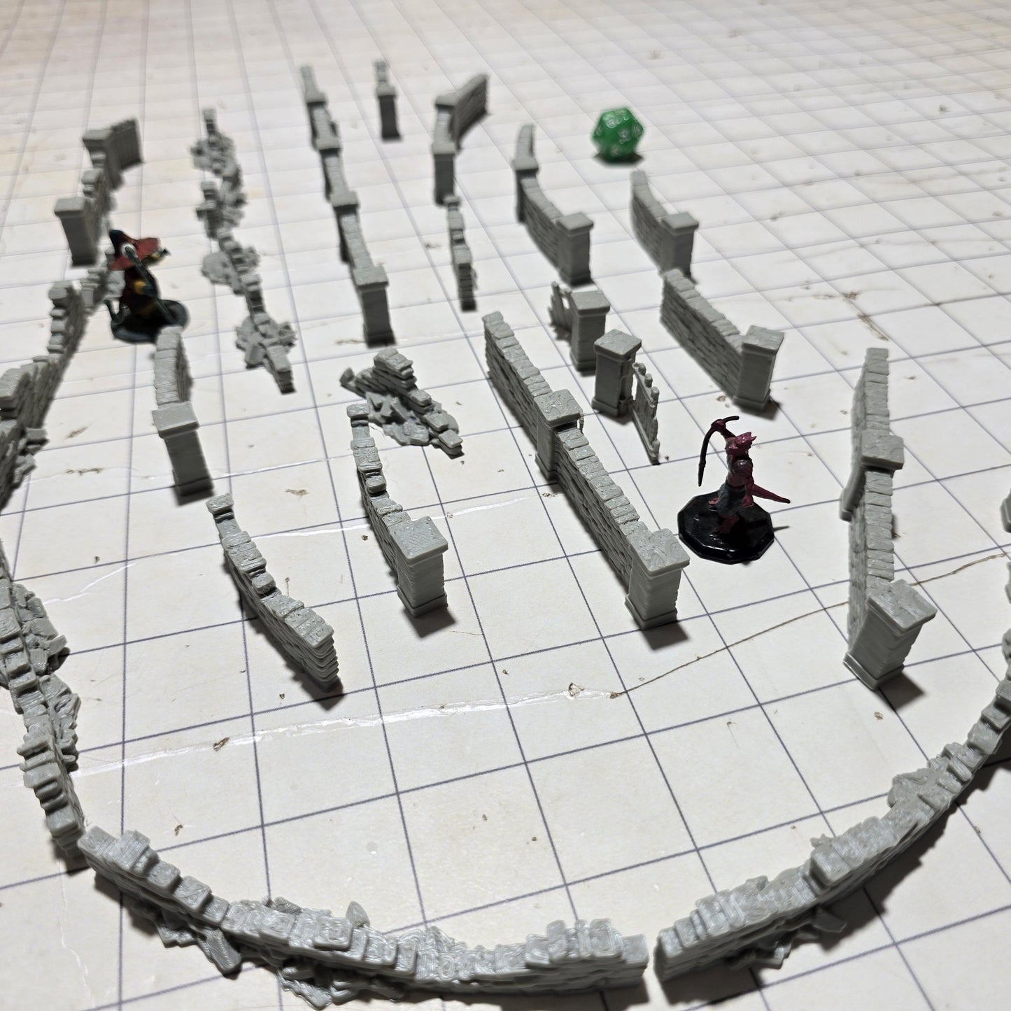 Stone Crumbled Walls: Versatile Barrier Set for D&D, Model Railroading, and Wargaming