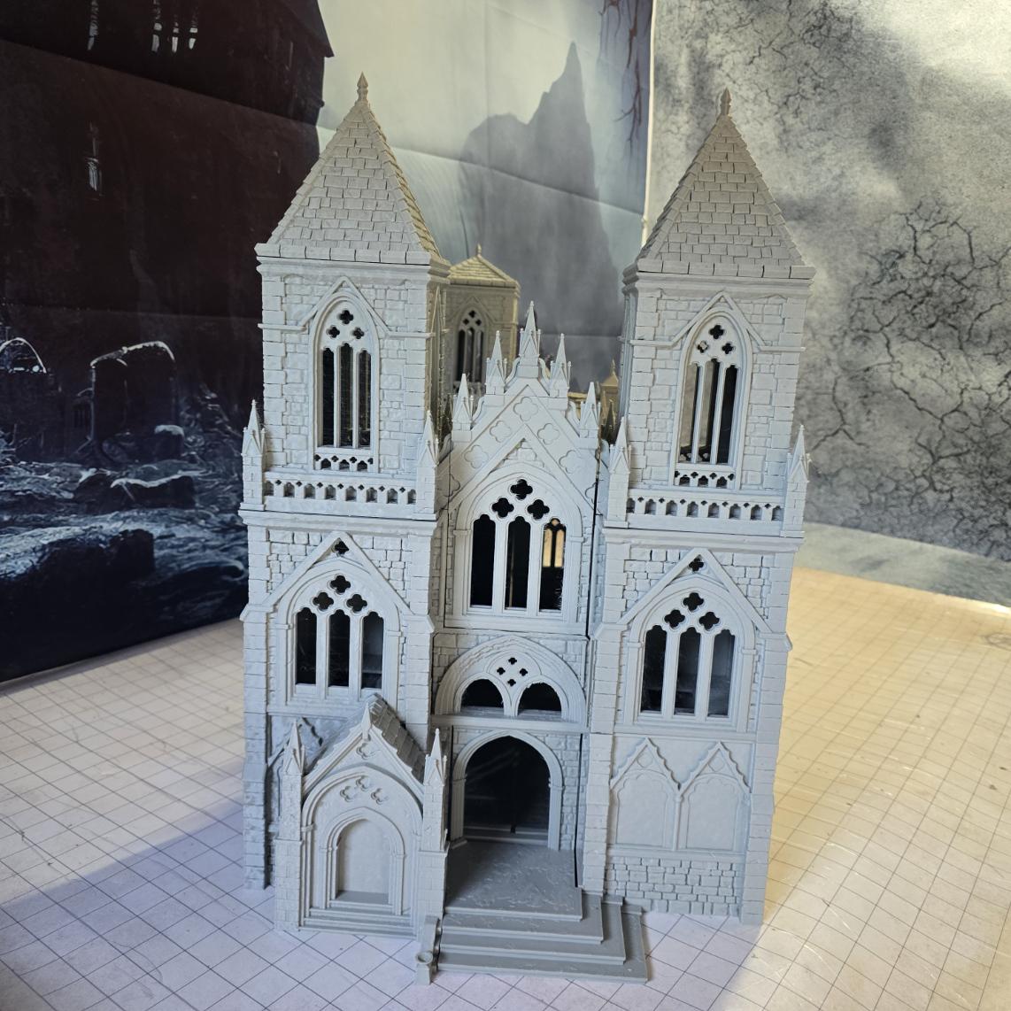 Leichheim Great Church: 28mm Medieval Gothic Cathedral Model - Ideal for Historical Tabletop RPGs and Diorama Displays