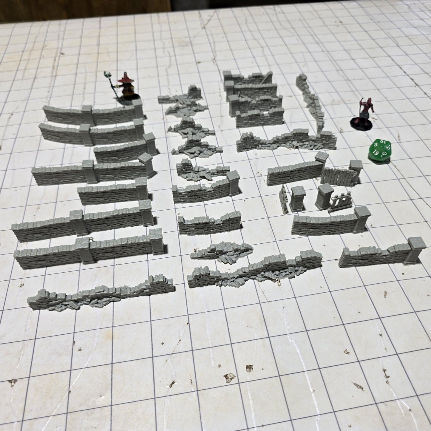 Stone Crumbled Walls: Versatile Barrier Set for D&D, Model Railroading, and Wargaming