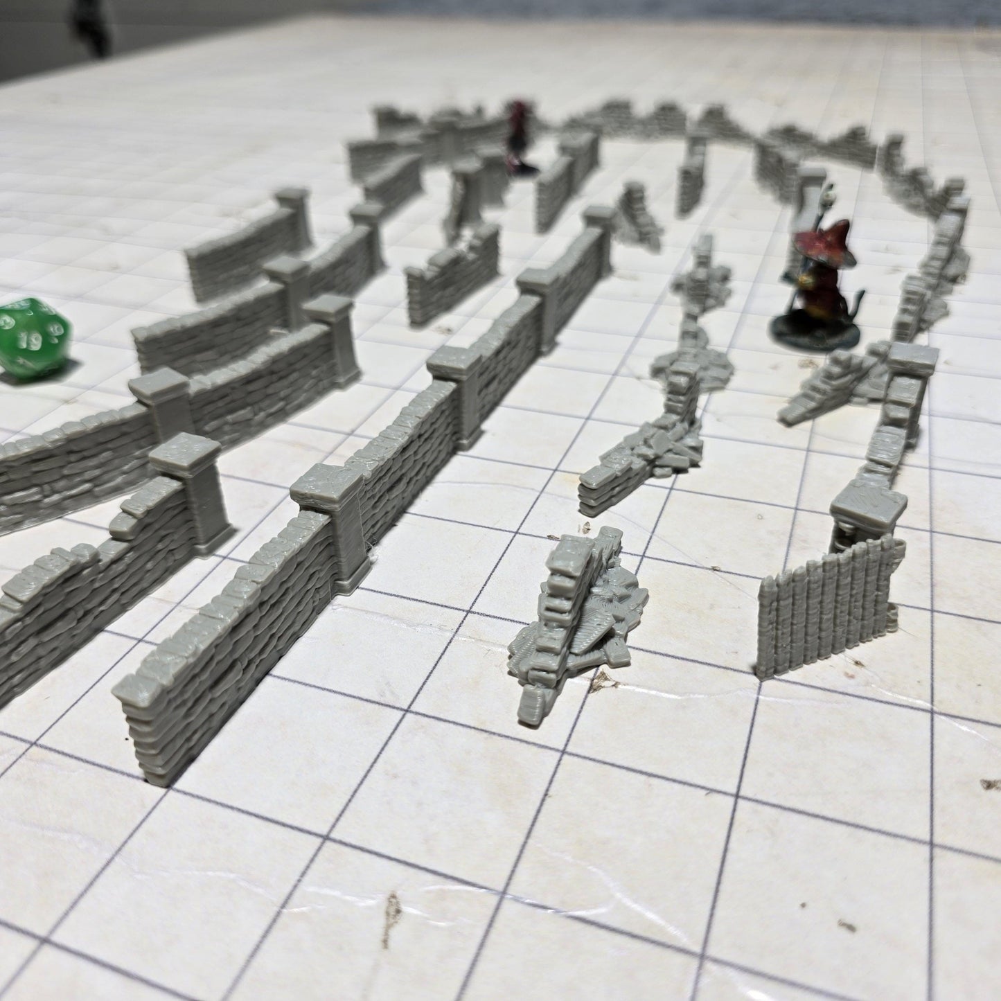 Stone Crumbled Walls: Versatile Barrier Set for D&D, Model Railroading, and Wargaming