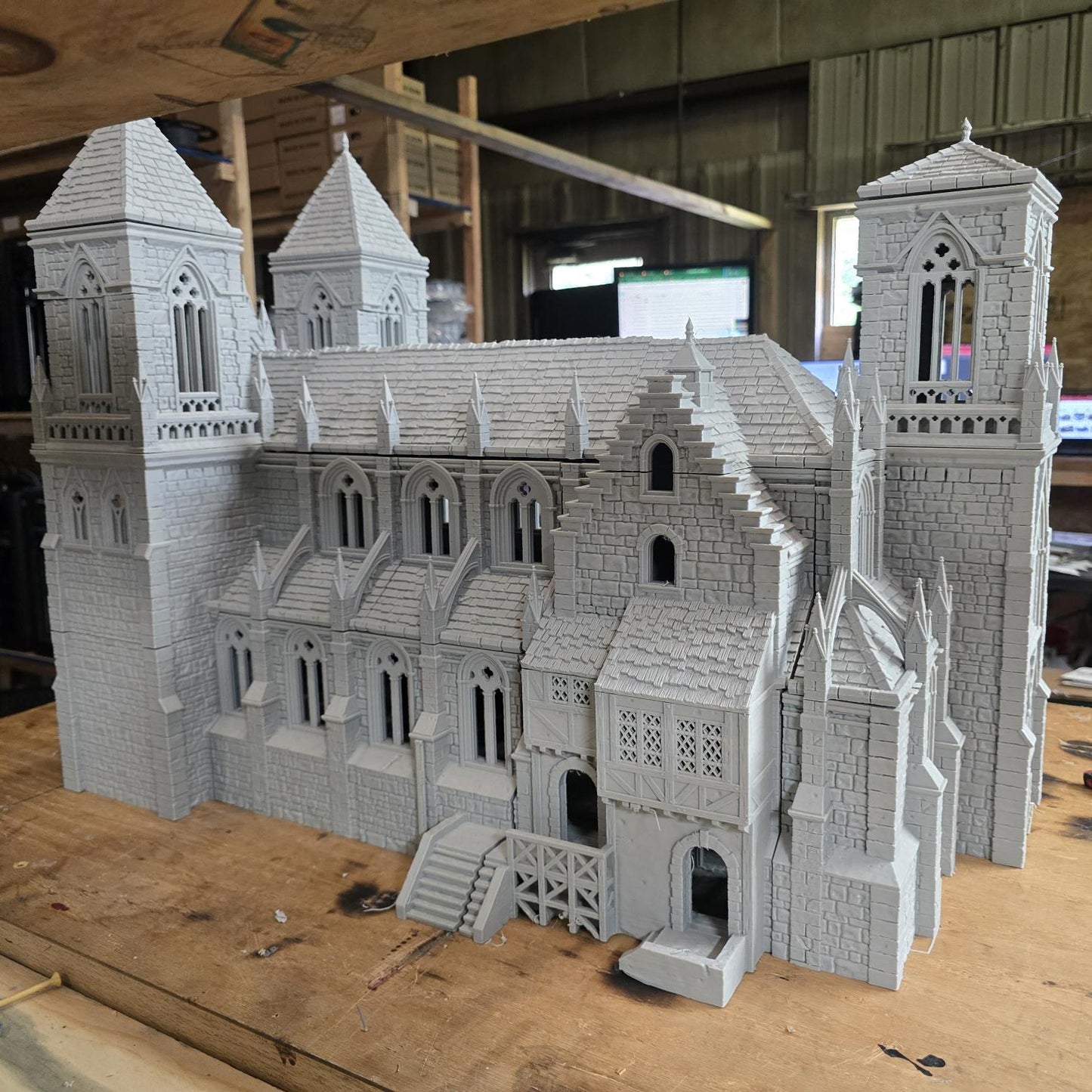 Leichheim Great Church: 28mm Medieval Gothic Cathedral Model - Ideal for Historical Tabletop RPGs and Diorama Displays