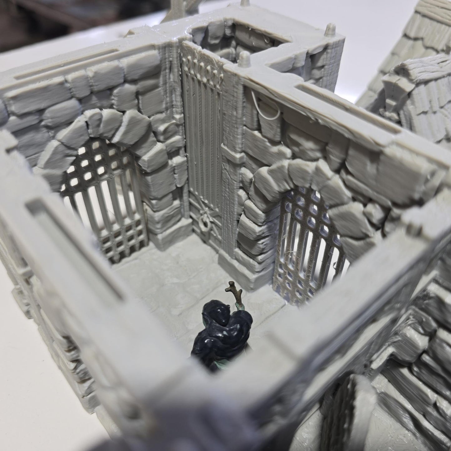 The Knights Keep Inn: Medieval Tavern & Fortress 28MM Tabletop Terrain
