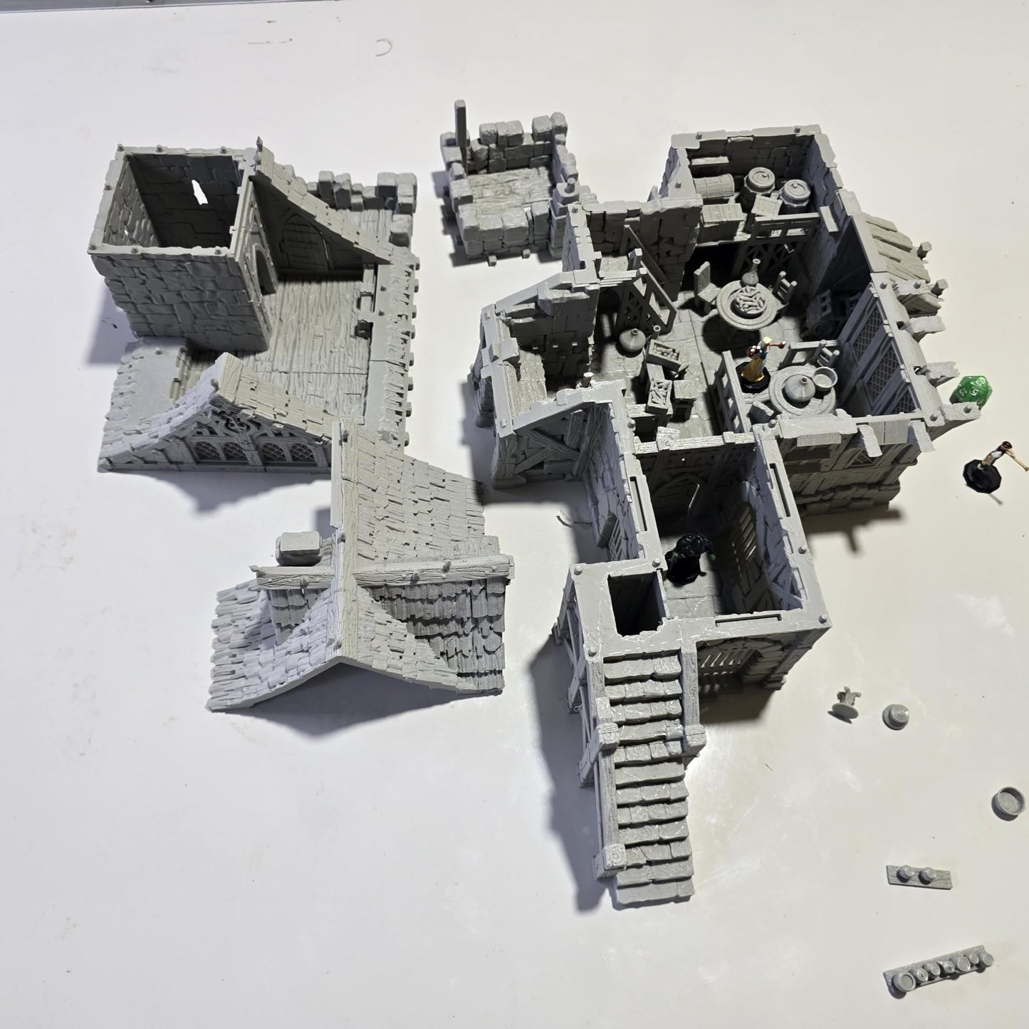 The Knights Keep Inn: Medieval Tavern & Fortress 28MM Tabletop Terrain