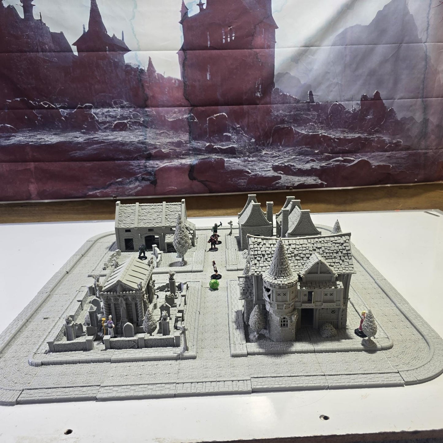 Step into the Greendale Colonial Village, a fully playable 28mm tabletop town. With cobblestone streets, detailed scatter, and four unique starter blocks, this set is ready for storytelling straight out of the box — and fully expandable with 25+ future buildings, a castle, and fortifications.
