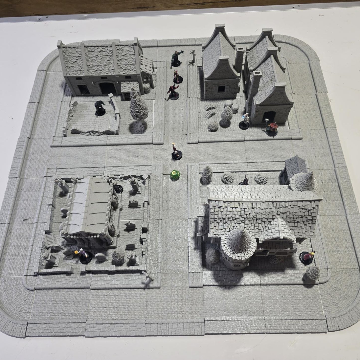 Step into the Greendale Colonial Village, a fully playable 28mm tabletop town. With cobblestone streets, detailed scatter, and four unique starter blocks, this set is ready for storytelling straight out of the box — and fully expandable with 25+ future buildings, a castle, and fortifications.