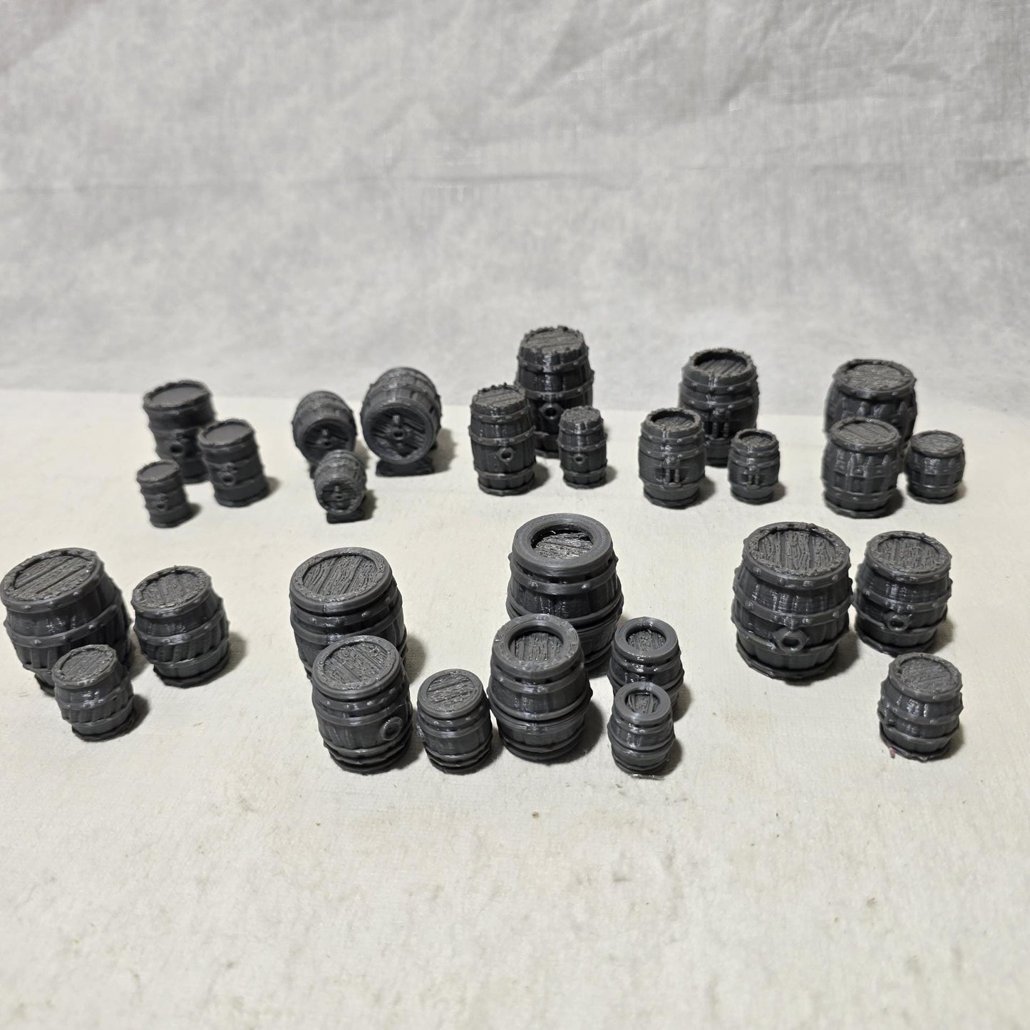 Barrel Scatter Set – 9 Unique Barrel Designs × 3 Sizes – 28mm Fantasy Terrain