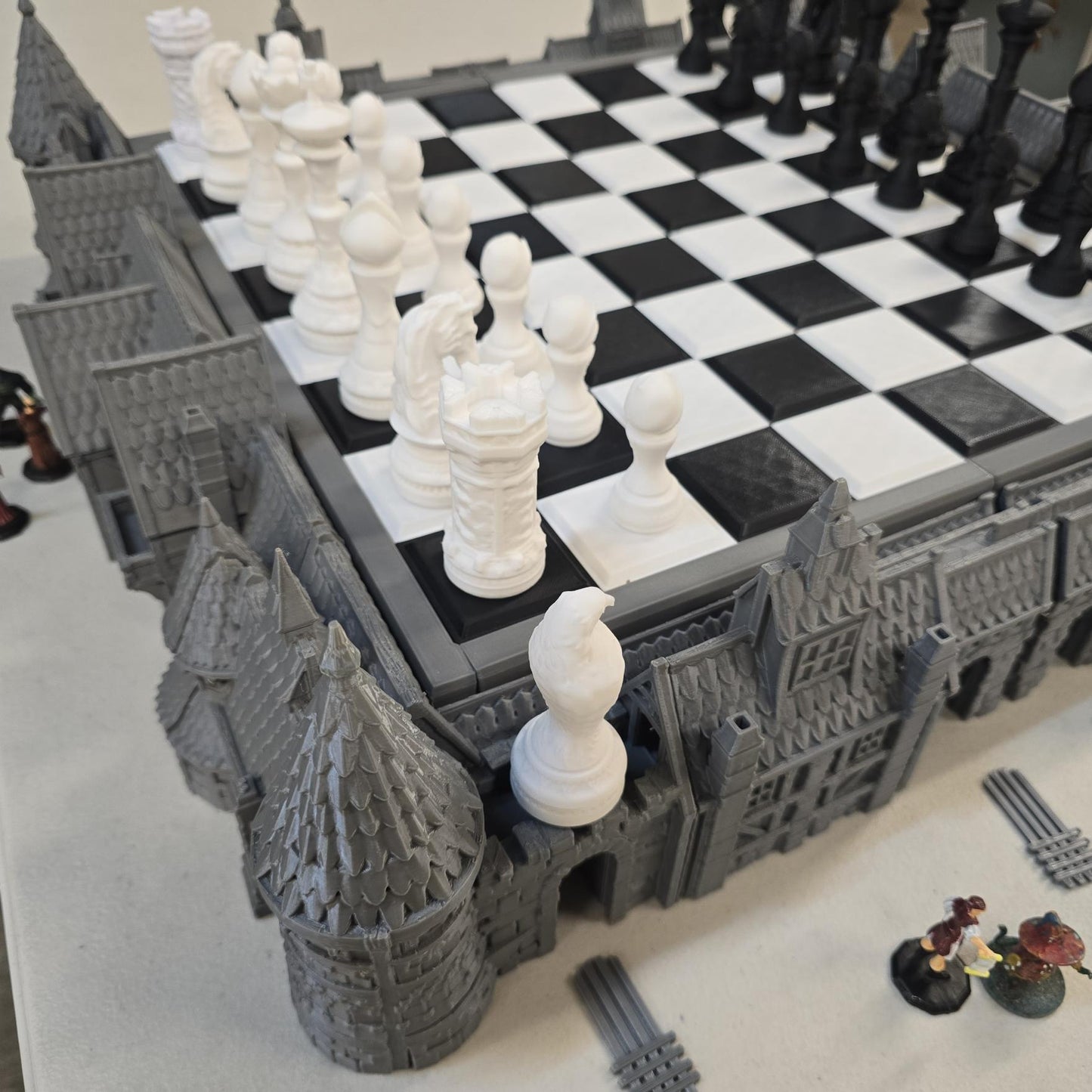 Royal Battle Board – 3D Printed Castle Chess Set with Snap-Fit Board & Special Raven Pieces