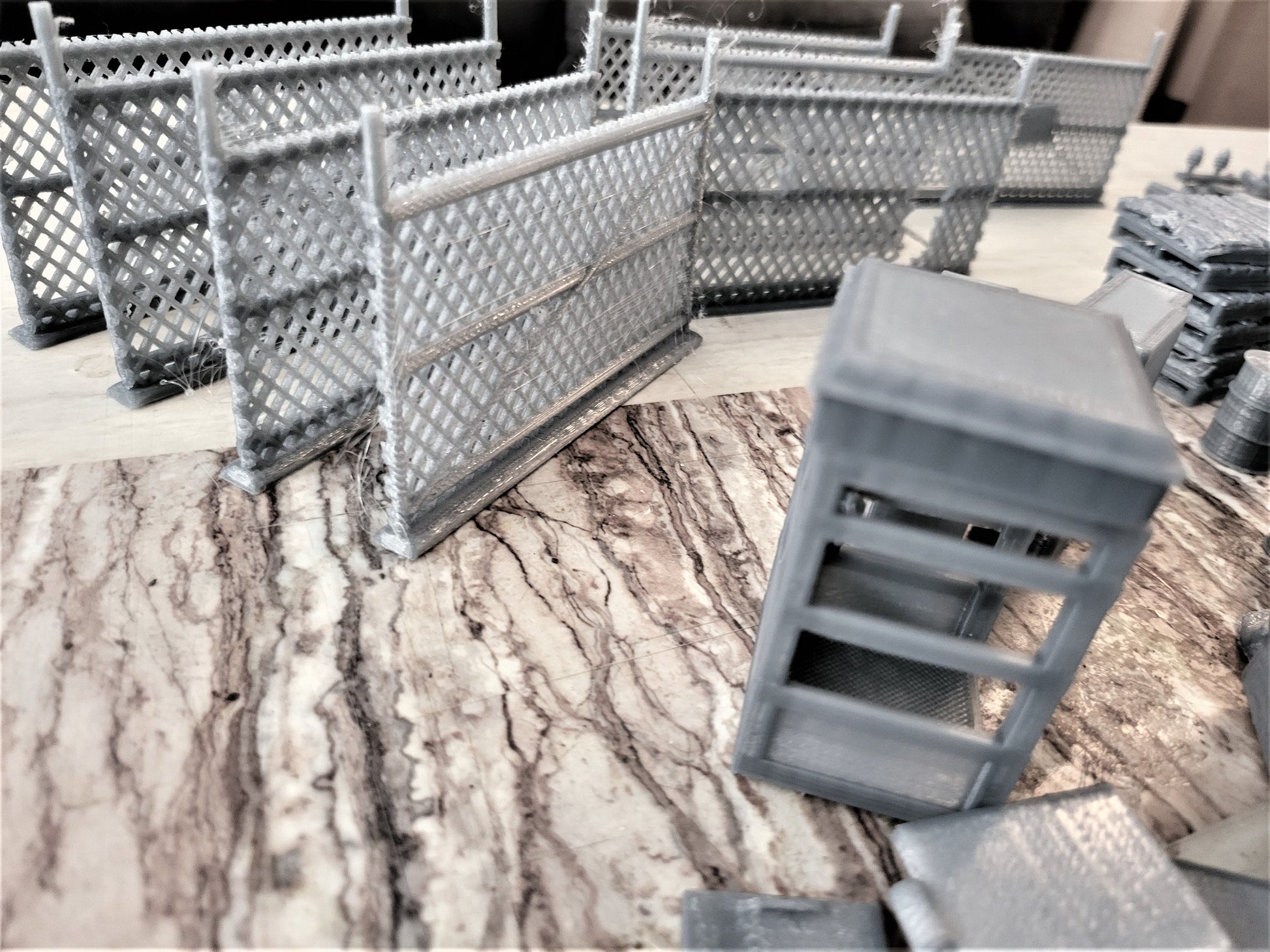 Dumpster, Pole, Alley, STreet Corner, Gift, Fences, fence, fencing, trash, garbage, debris, street terrain, urban terrain, warhammer terrain, warhammer streets, wargaming, war terrain, gaming terrain