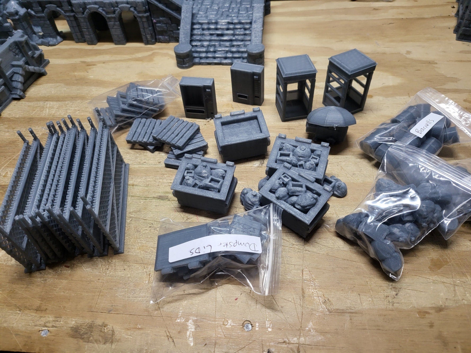Dumpster, Pole, Alley, STreet Corner, Gift, Fences, fence, fencing, trash, garbage, debris, street terrain, urban terrain, warhammer terrain, warhammer streets, wargaming, war terrain, gaming terrain