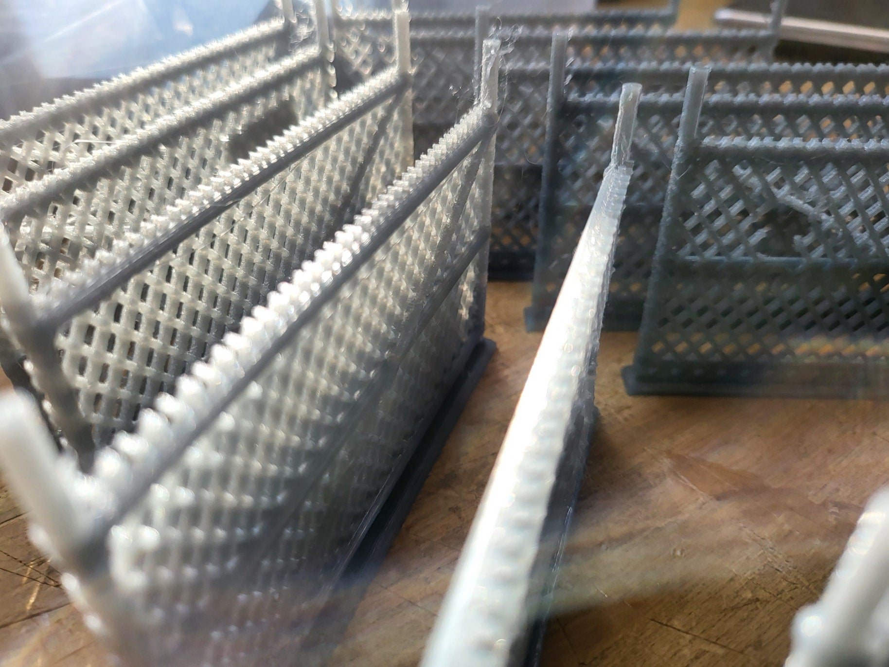 Dumpster, Pole, Alley, STreet Corner, Gift, Fences, fence, fencing, trash, garbage, debris, street terrain, urban terrain, warhammer terrain, warhammer streets, wargaming, war terrain, gaming terrain