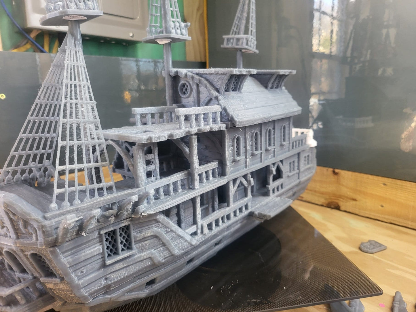 tavern, pirate ship, pirate, ship, party ship, party boat, pirate adventure, ship tavern, pirate tavern, dungeons and dragons, sea, floating tavern, harbor tavern Ruins, Ruin terrain, War Terrain, Tower, Tower Ruins, Arkenfel