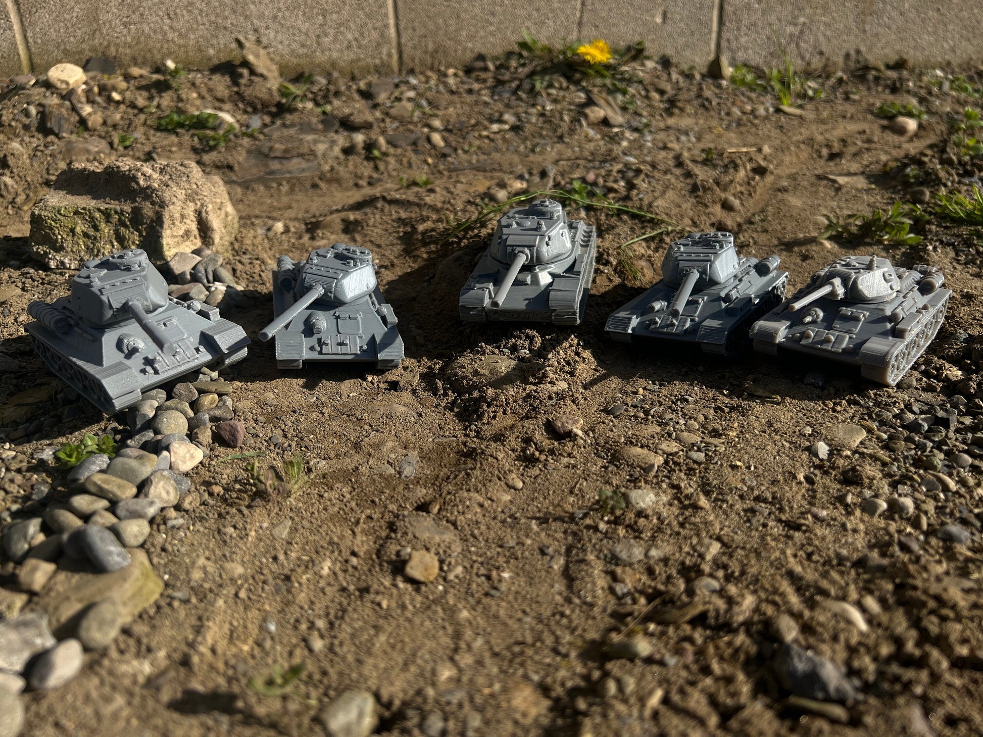 Detailed Soviet WW2 tank models for tabletop gaming, including T-34-85, T-34-57, and IS-1, showcasing historical accuracy and intricate design.