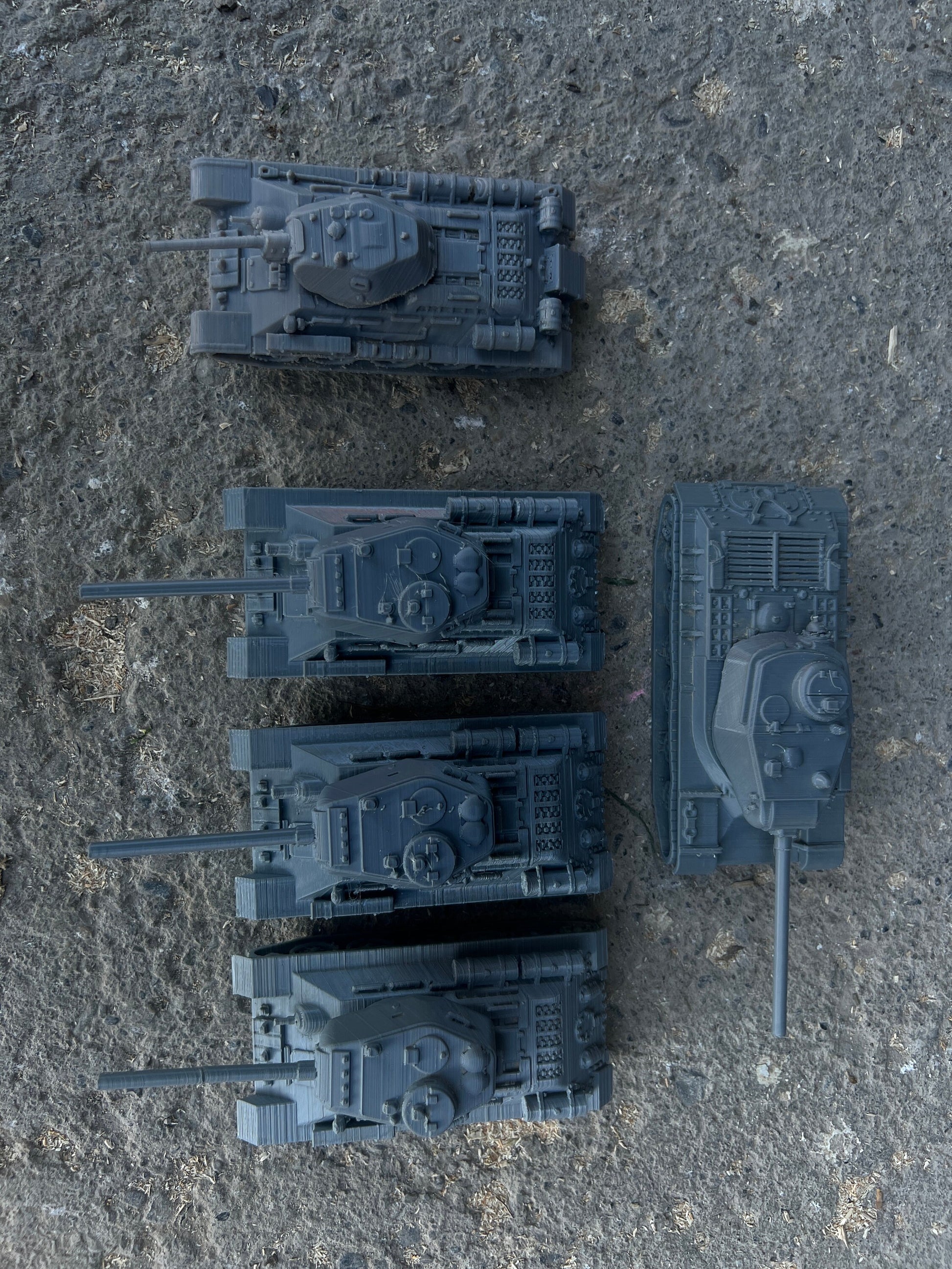 Detailed Soviet WW2 tank models for tabletop gaming, including T-34-85, T-34-57, and IS-1, showcasing historical accuracy and intricate design.