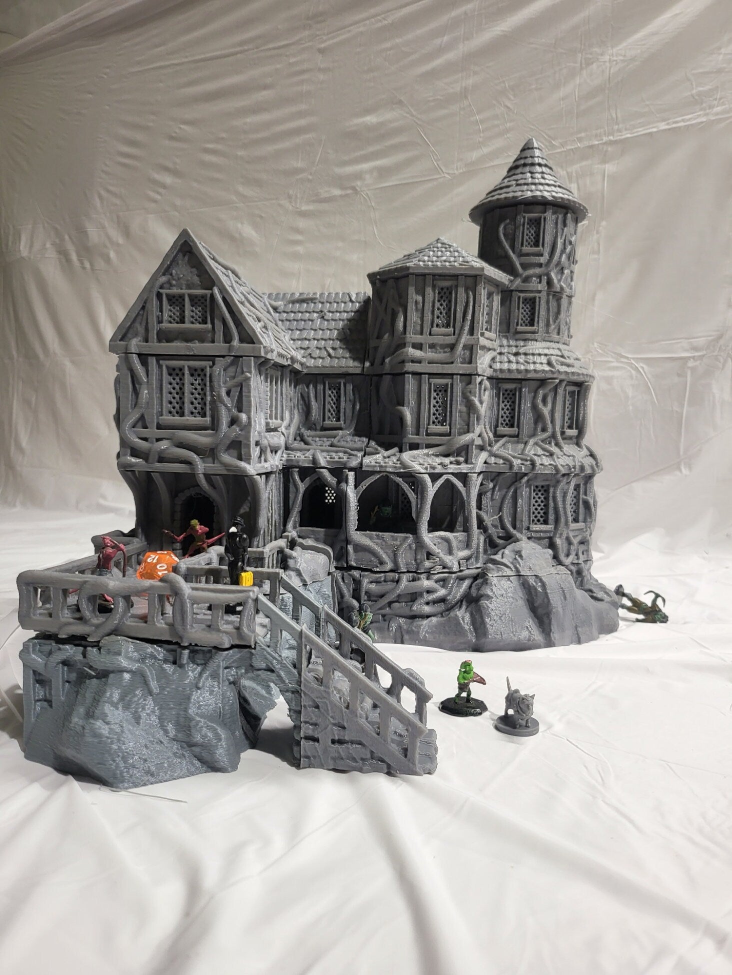 Cultist Manor, Forgotten Manor, Secluded Manor, Dungeons and Dragons, Lunatic Hideout, Chaotic terrain