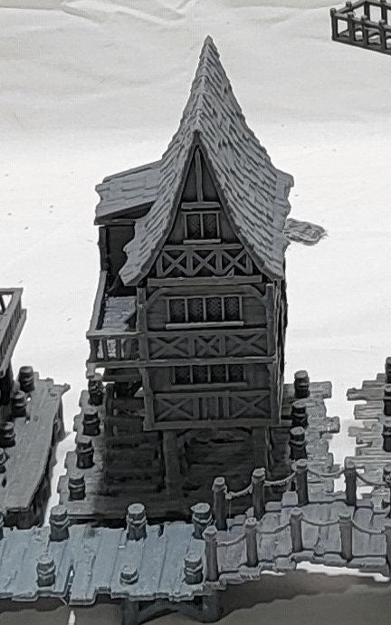 DnD Miniature, 40k Terrain,Train Terrain,Tabletop Town,Tabletop Game,Dnd Table,DND Terrain,DND Miniatures,gaming terrain,28mm Terrain,Briarwood,inn,tavern