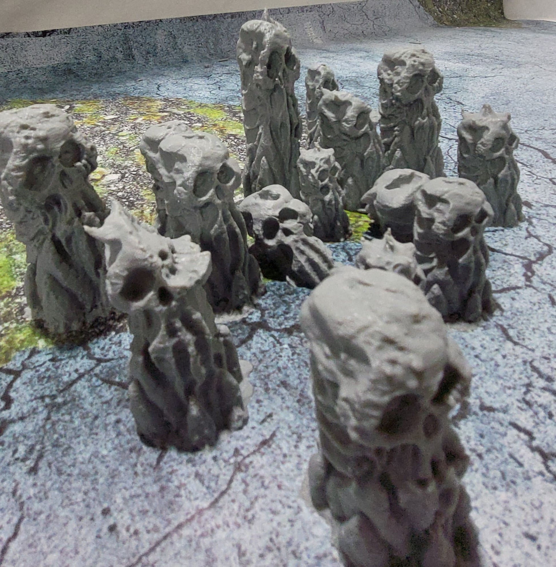 Ancient Monolith, Rock Skulls, 15 pcs, Crags Rocks, Stone Skulls, rock Terrain