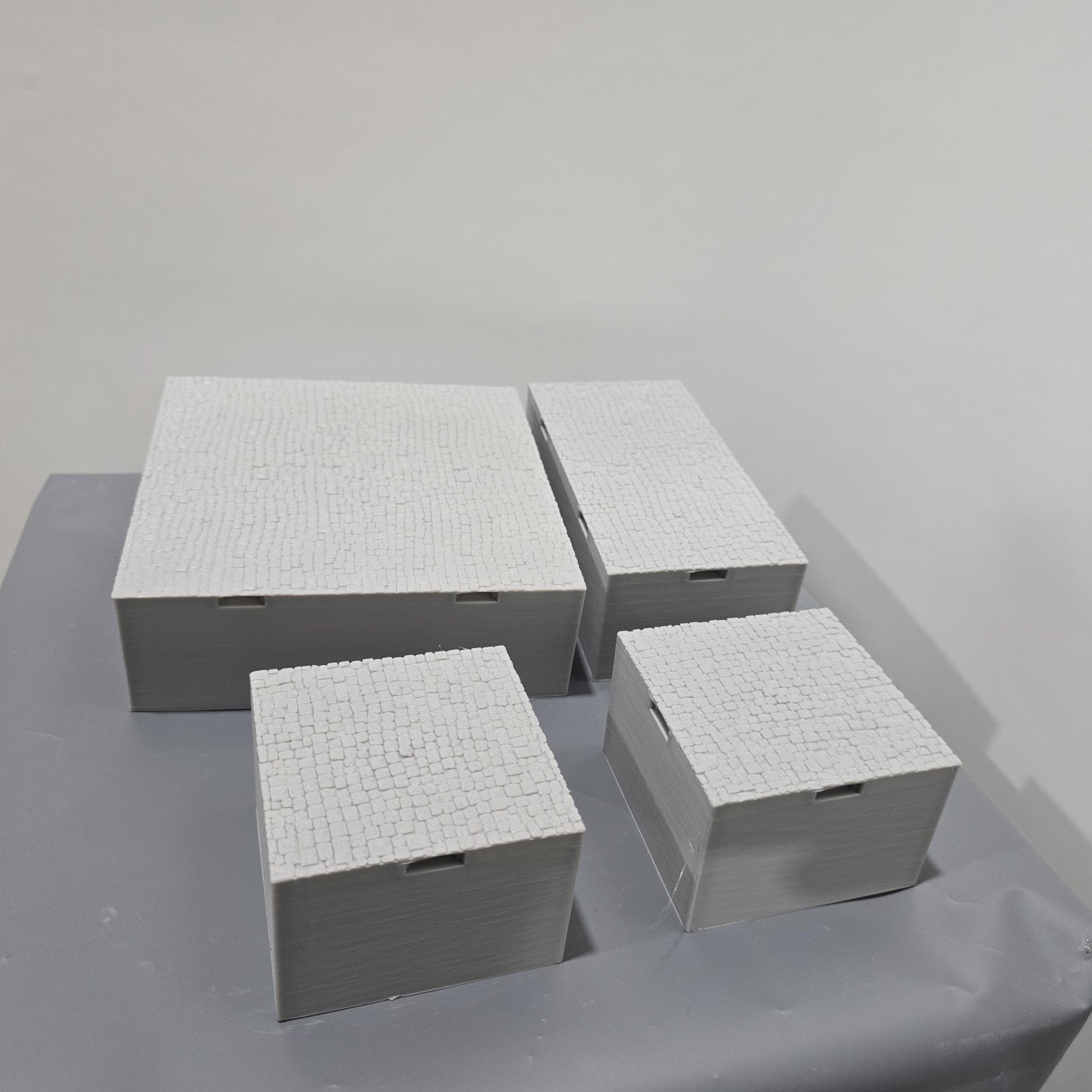 30 Piece Quay Wall & Dock System Set, Ancrabourg cobblestone streets, 28mm