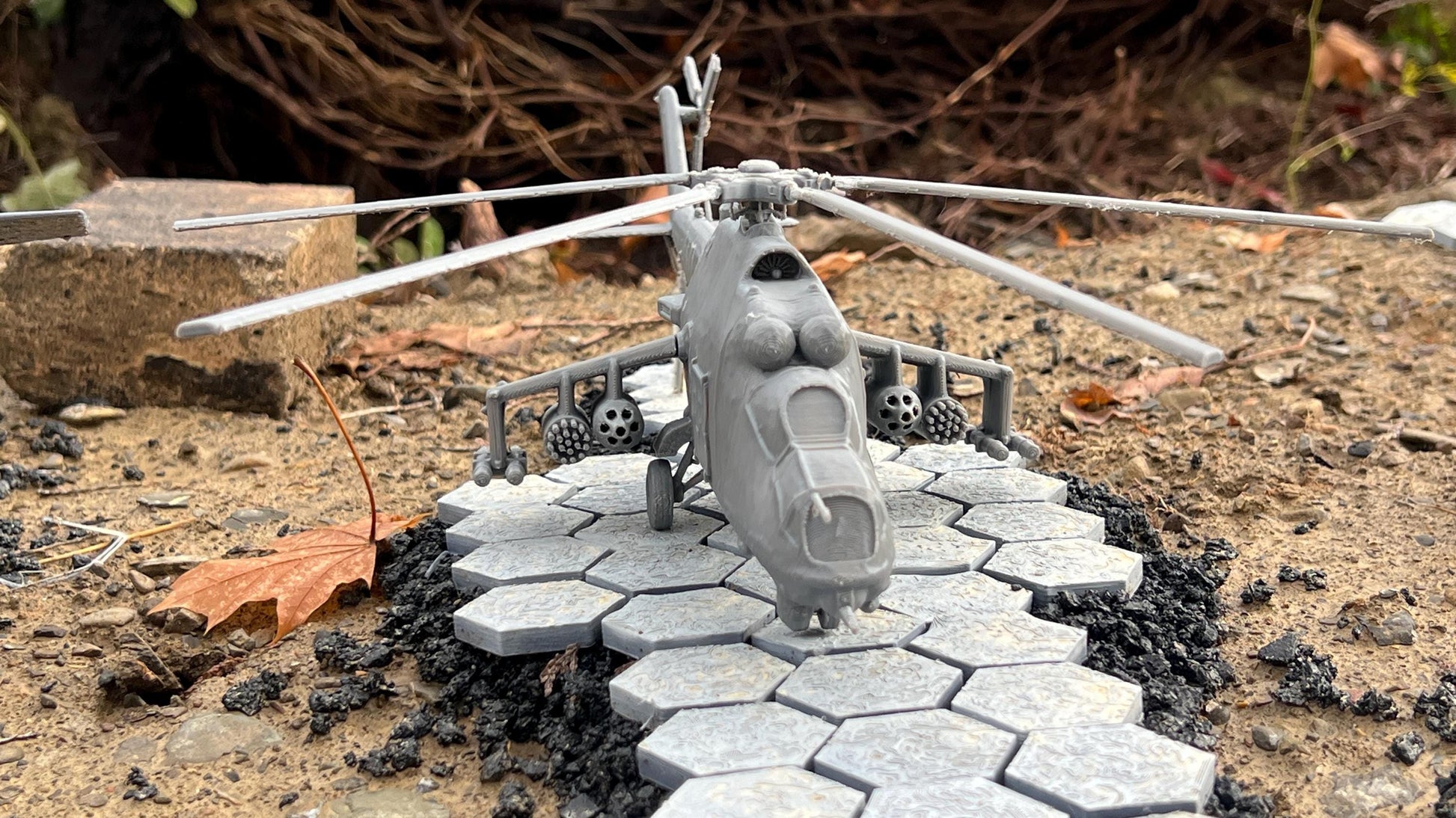 MIL MI-24V, MI-24V Hind, cold war Helicopter, cold war, Helicopter, Russian, Tabletop terrain, tabletop gaming, Tank,