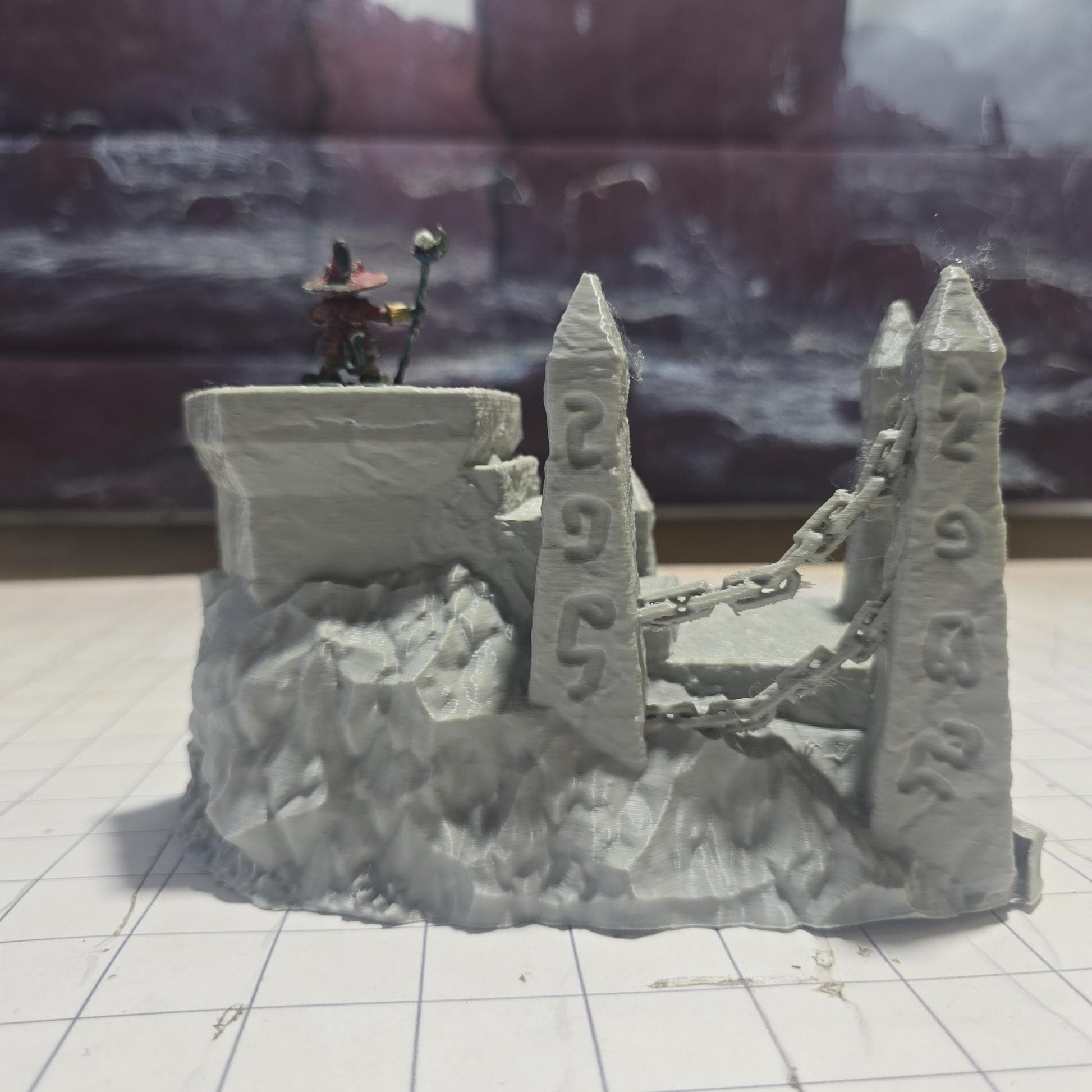 Chaos Crying Head Altar, 28mm