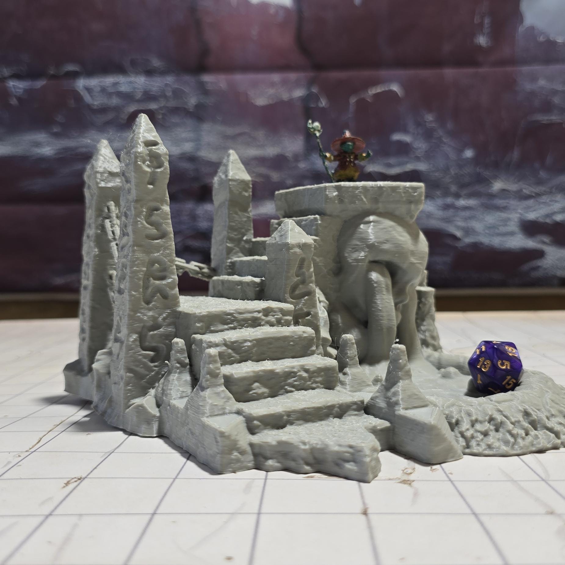 Chaos Crying Head Altar, 28mm