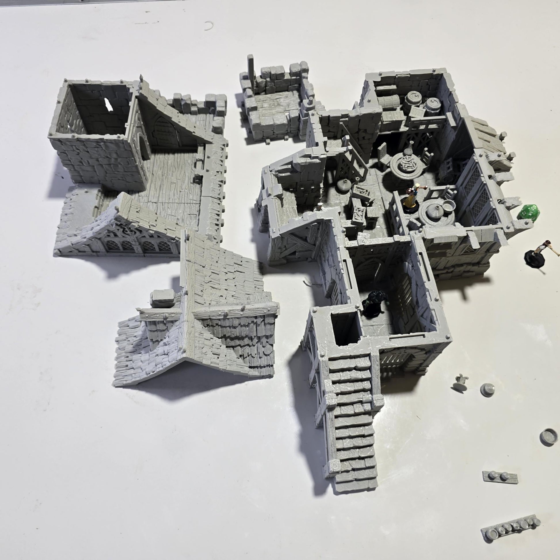 The Knights Keep Inn: Medieval Tavern & Fortress 28MM Tabletop Terrain