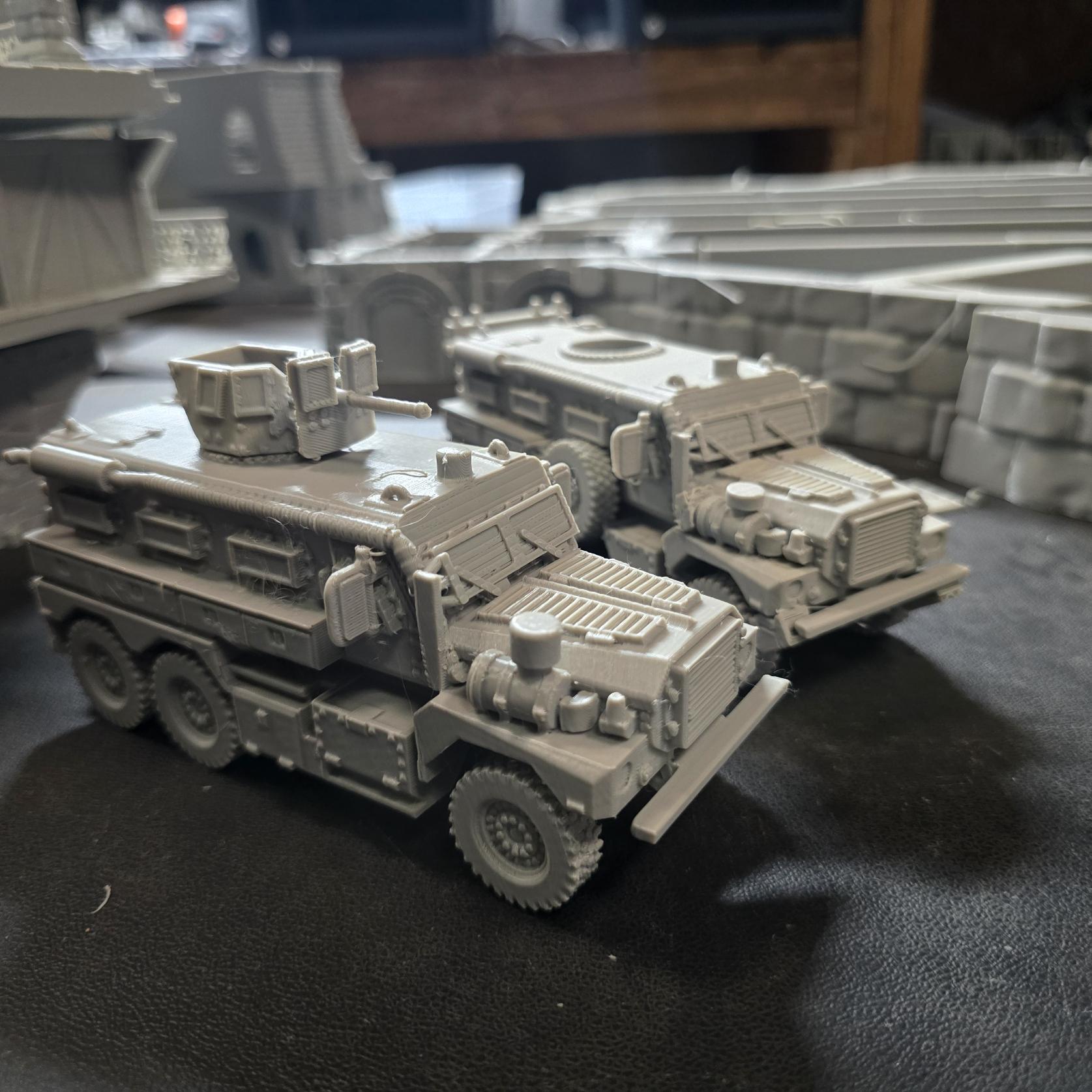 Cougar MRAP 4x4: Modern Military Armored Vehicle for Model Railroading, and Wargaming, Op Boards