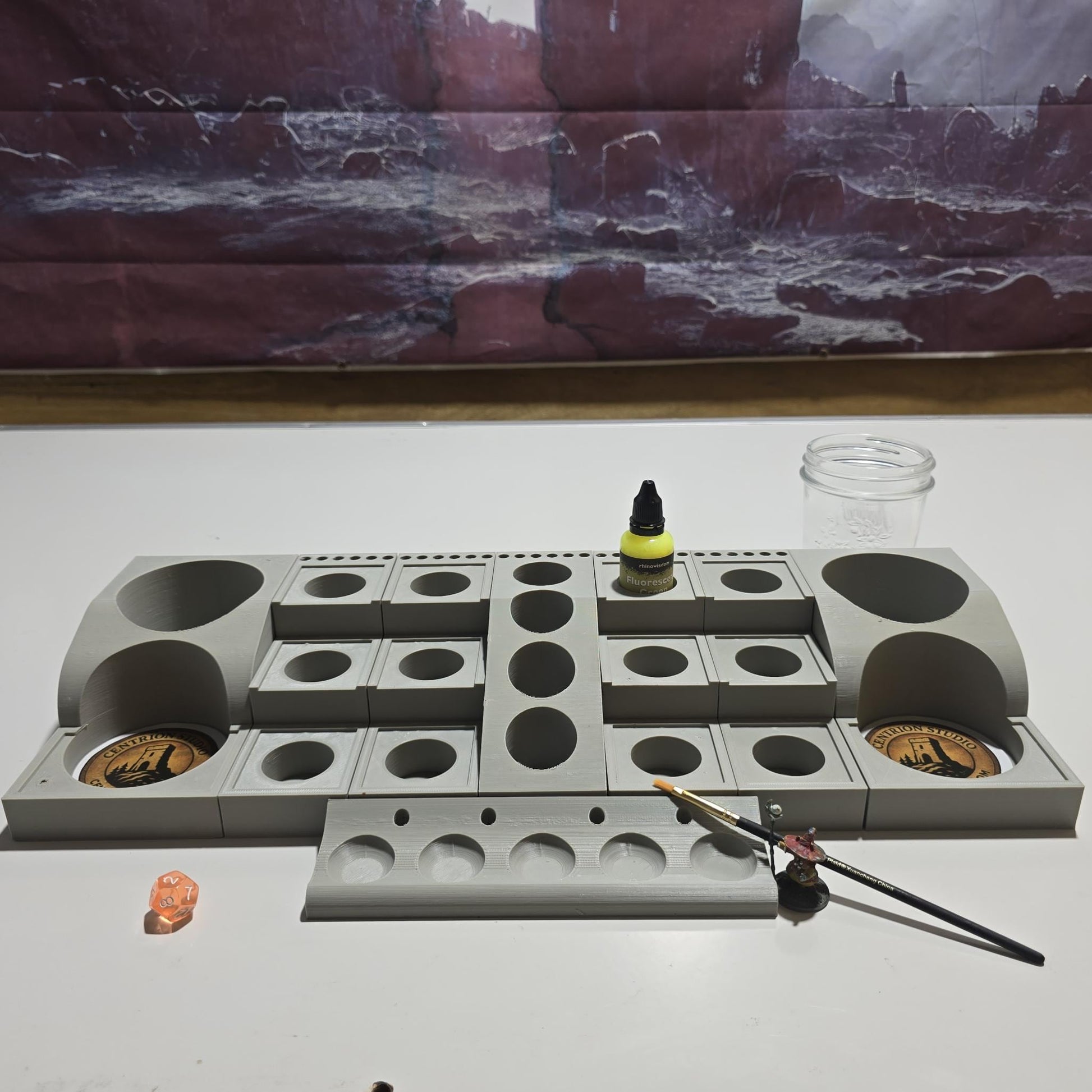 Artist paint station for model builders and tabletop gamers