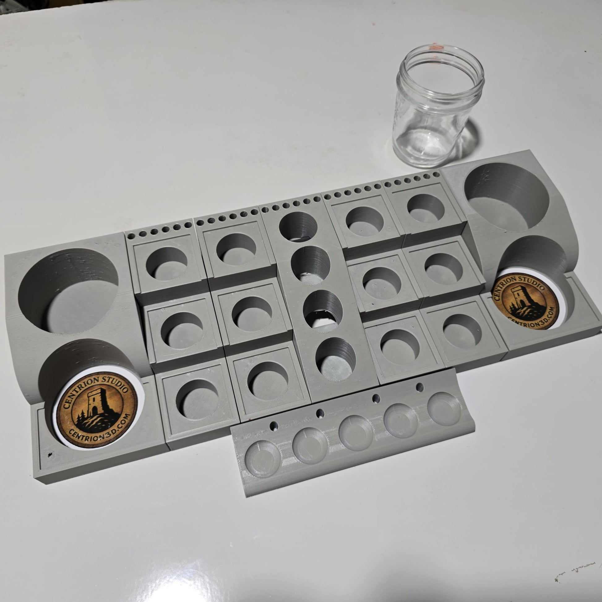 Artist paint station for model builders and tabletop gamers