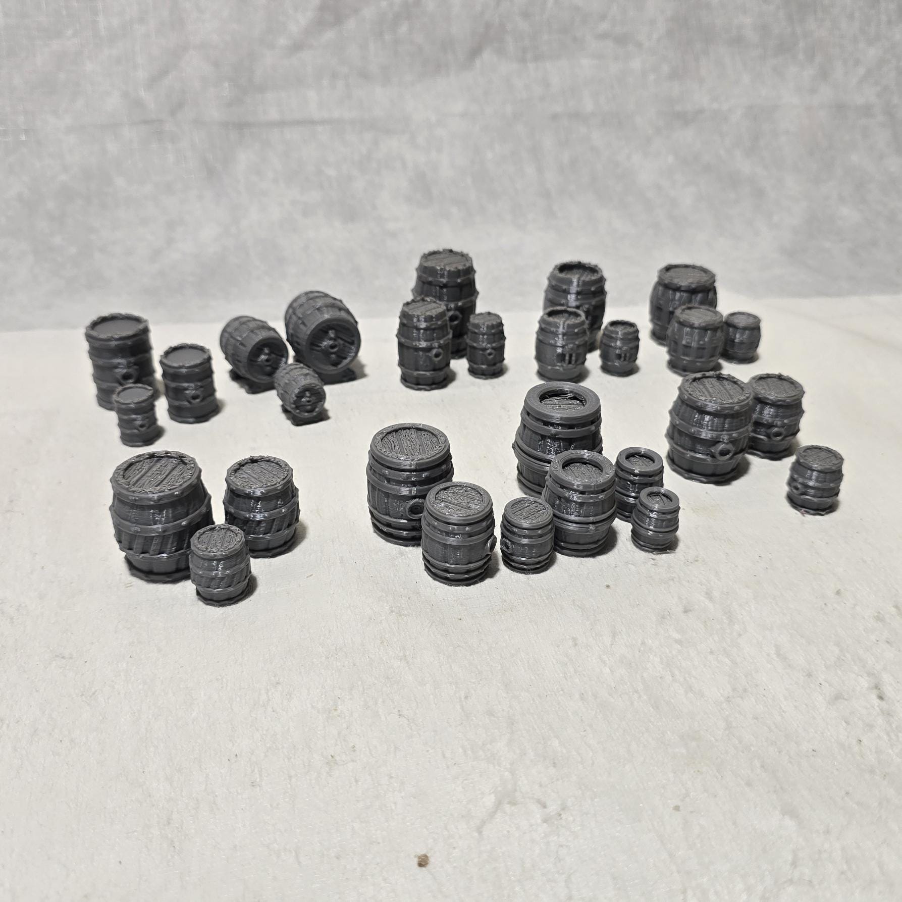 Barrel Scatter Set – 9 Unique Barrel Designs × 3 Sizes – 28mm Fantasy Terrain