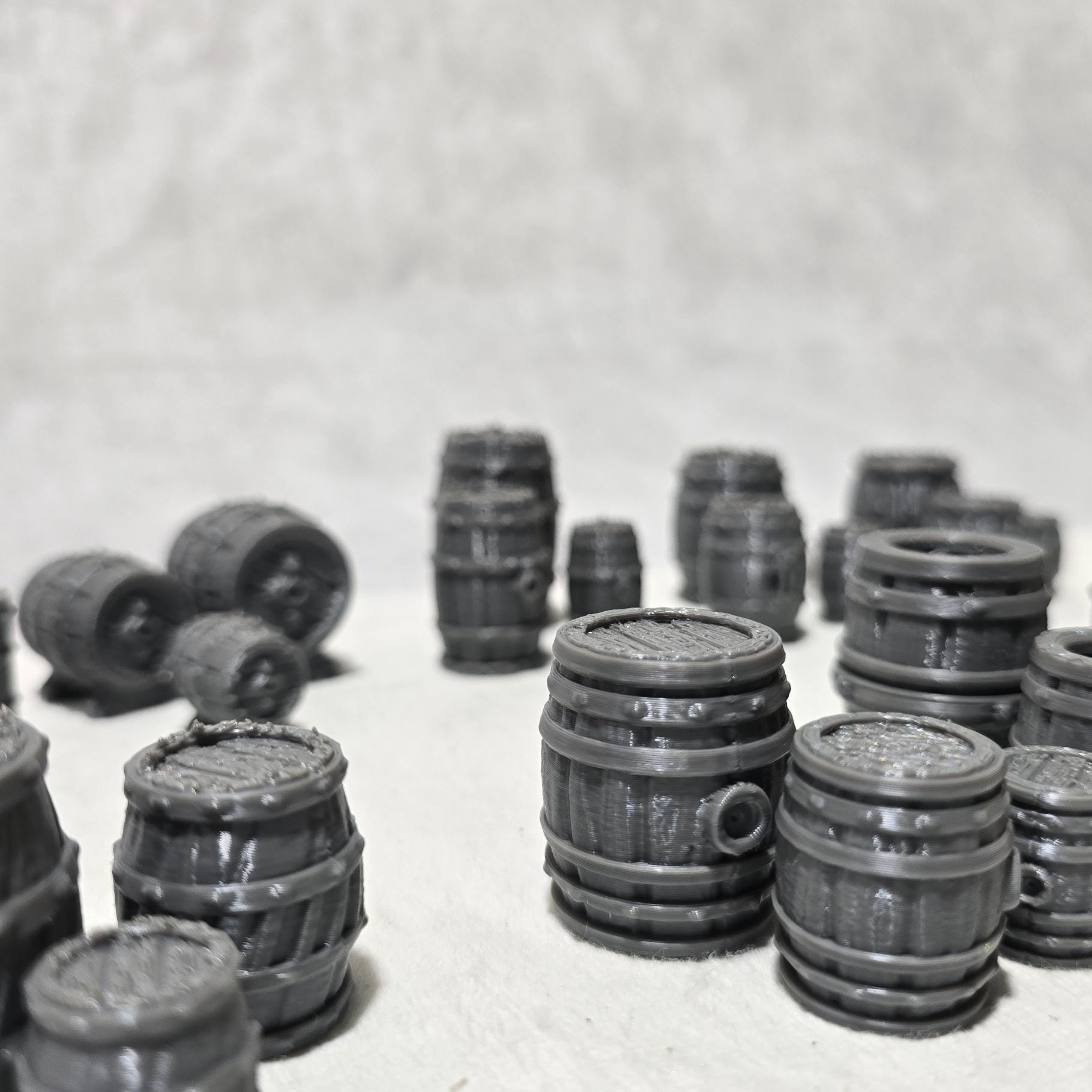 Barrel Scatter Set – 9 Unique Barrel Designs × 3 Sizes – 28mm Fantasy Terrain