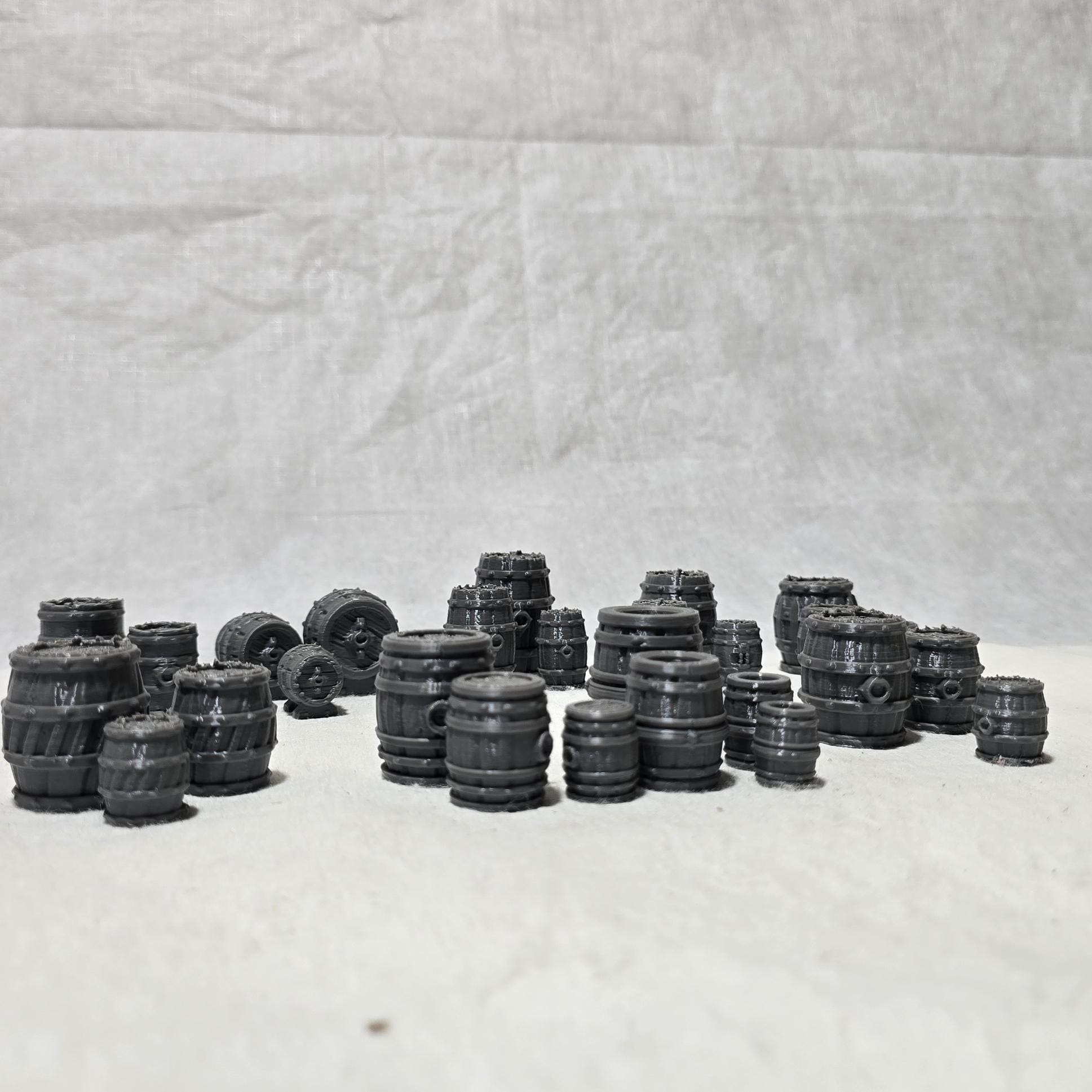 Barrel Scatter Set – 9 Unique Barrel Designs × 3 Sizes – 28mm Fantasy Terrain