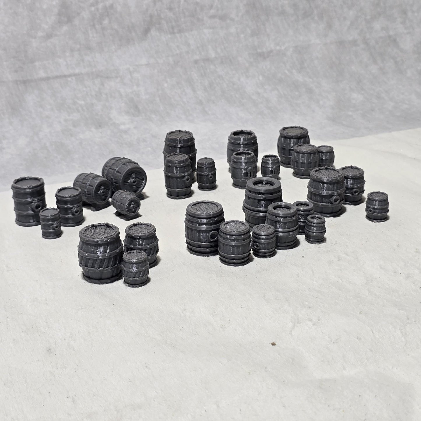 Barrel Scatter Set – 9 Unique Barrel Designs × 3 Sizes – 28mm Fantasy Terrain