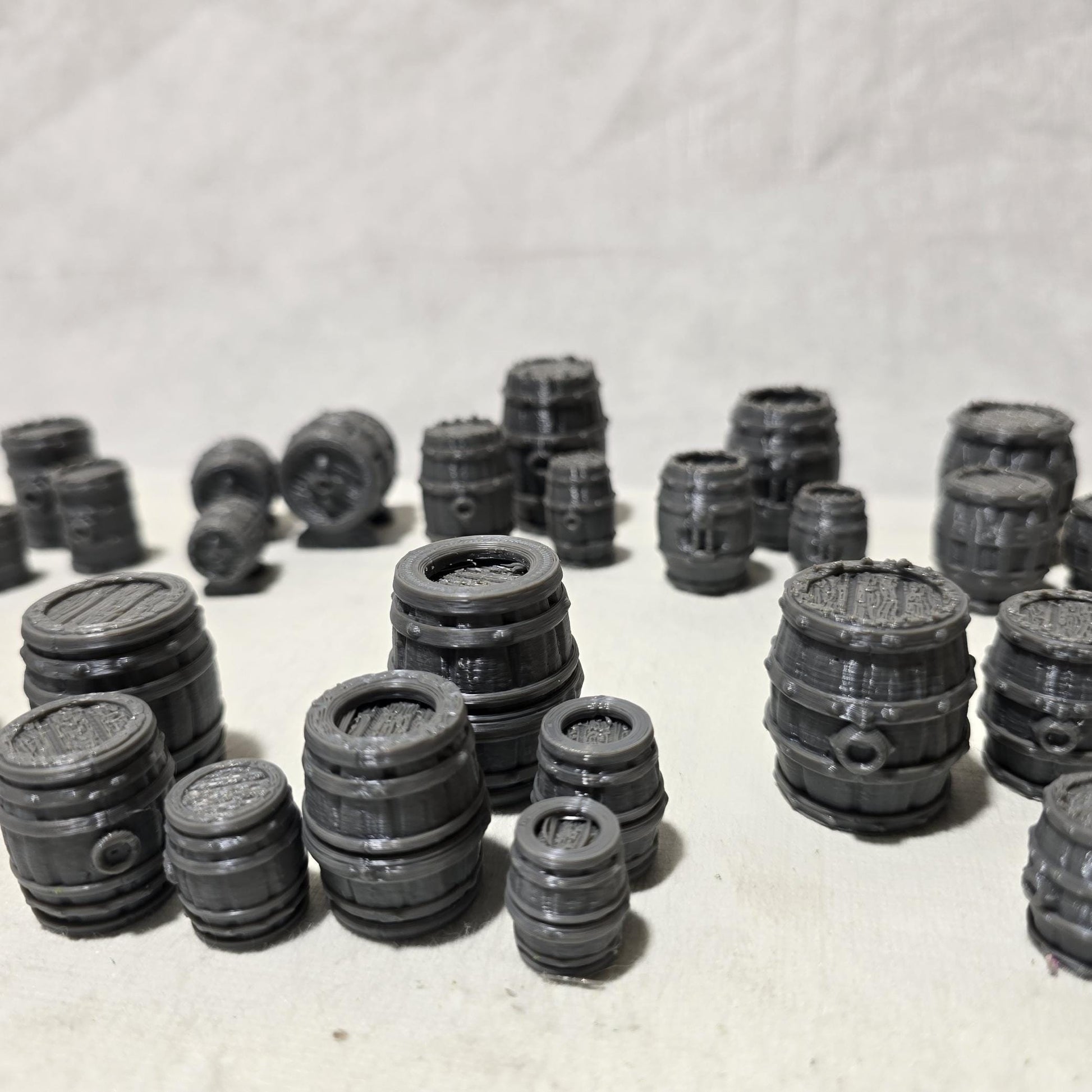 Barrel Scatter Set – 9 Unique Barrel Designs × 3 Sizes – 28mm Fantasy Terrain