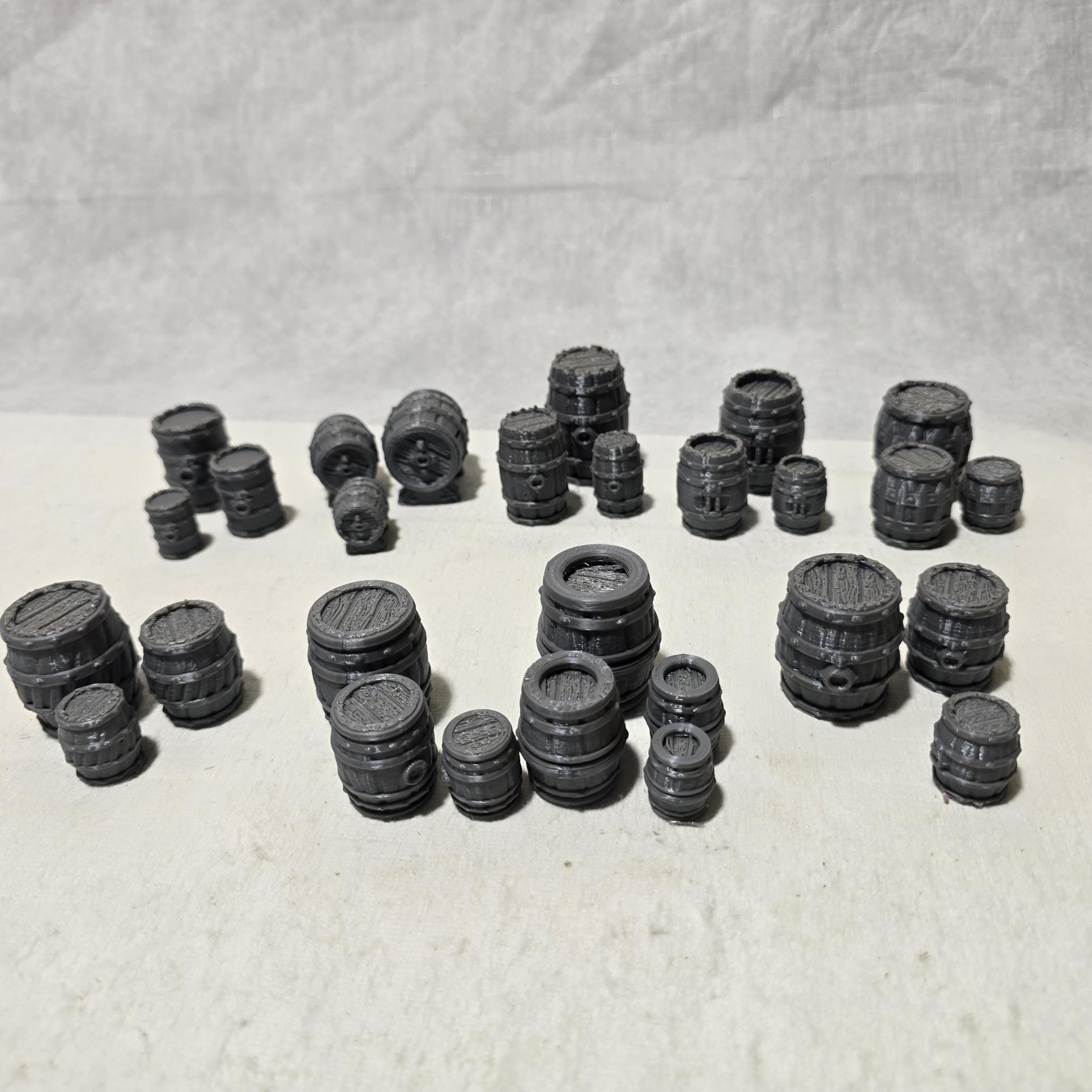 Barrel Scatter Set – 9 Unique Barrel Designs × 3 Sizes – 28mm Fantasy Terrain