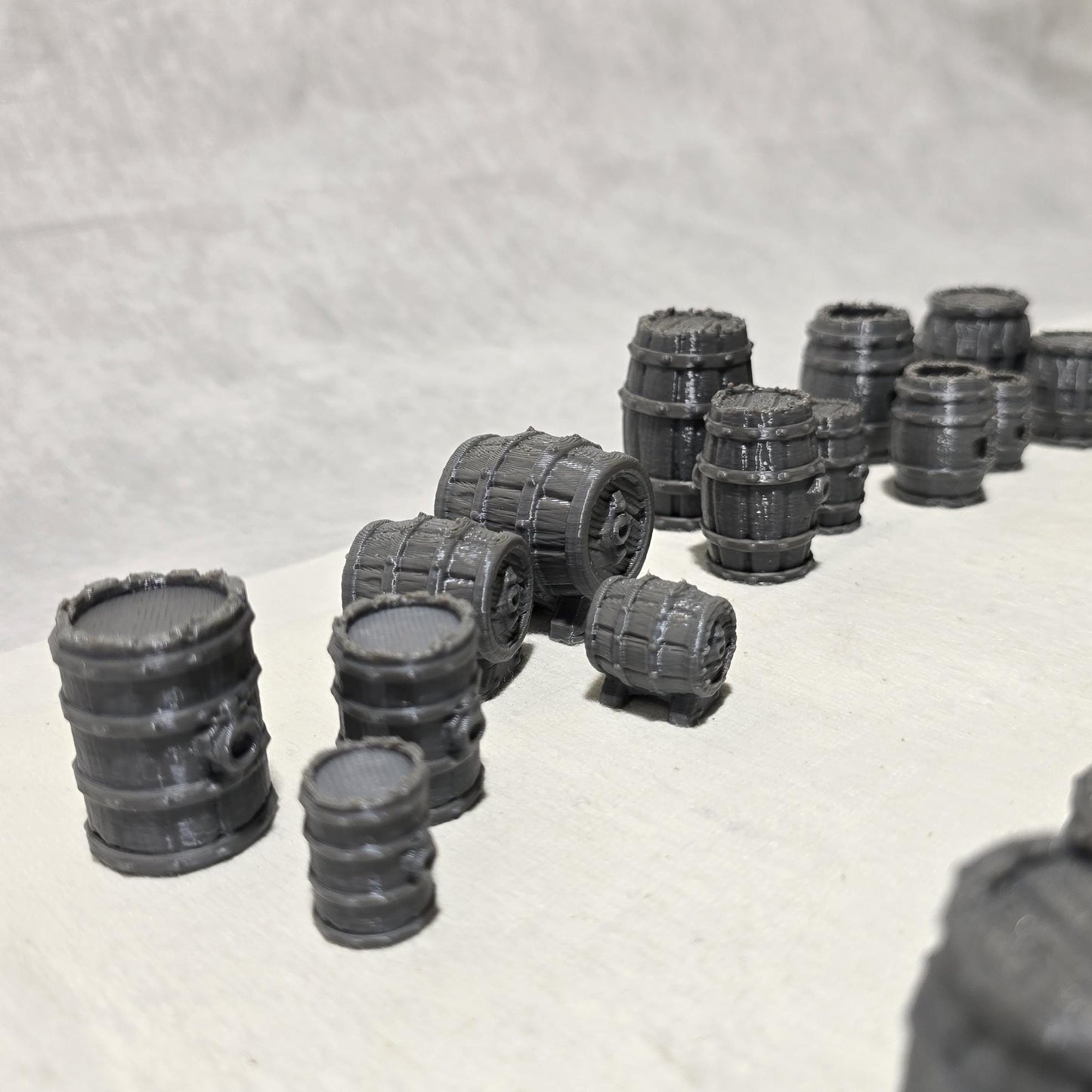 Barrel Scatter Set – 9 Unique Barrel Designs × 3 Sizes – 28mm Fantasy Terrain