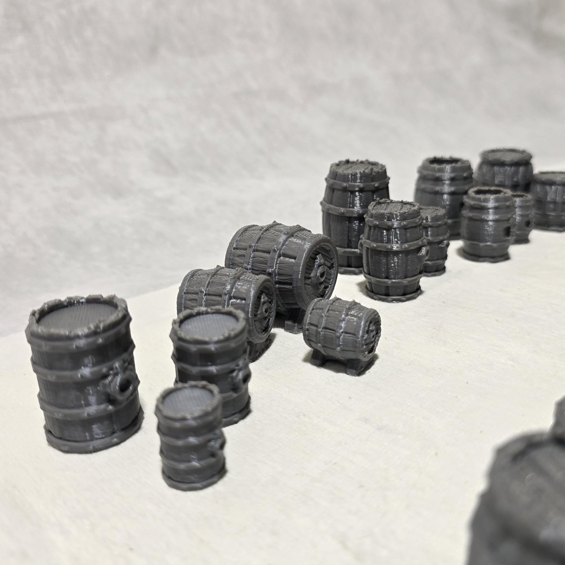 Barrel Scatter Set – 9 Unique Barrel Designs × 3 Sizes – 28mm Fantasy Terrain