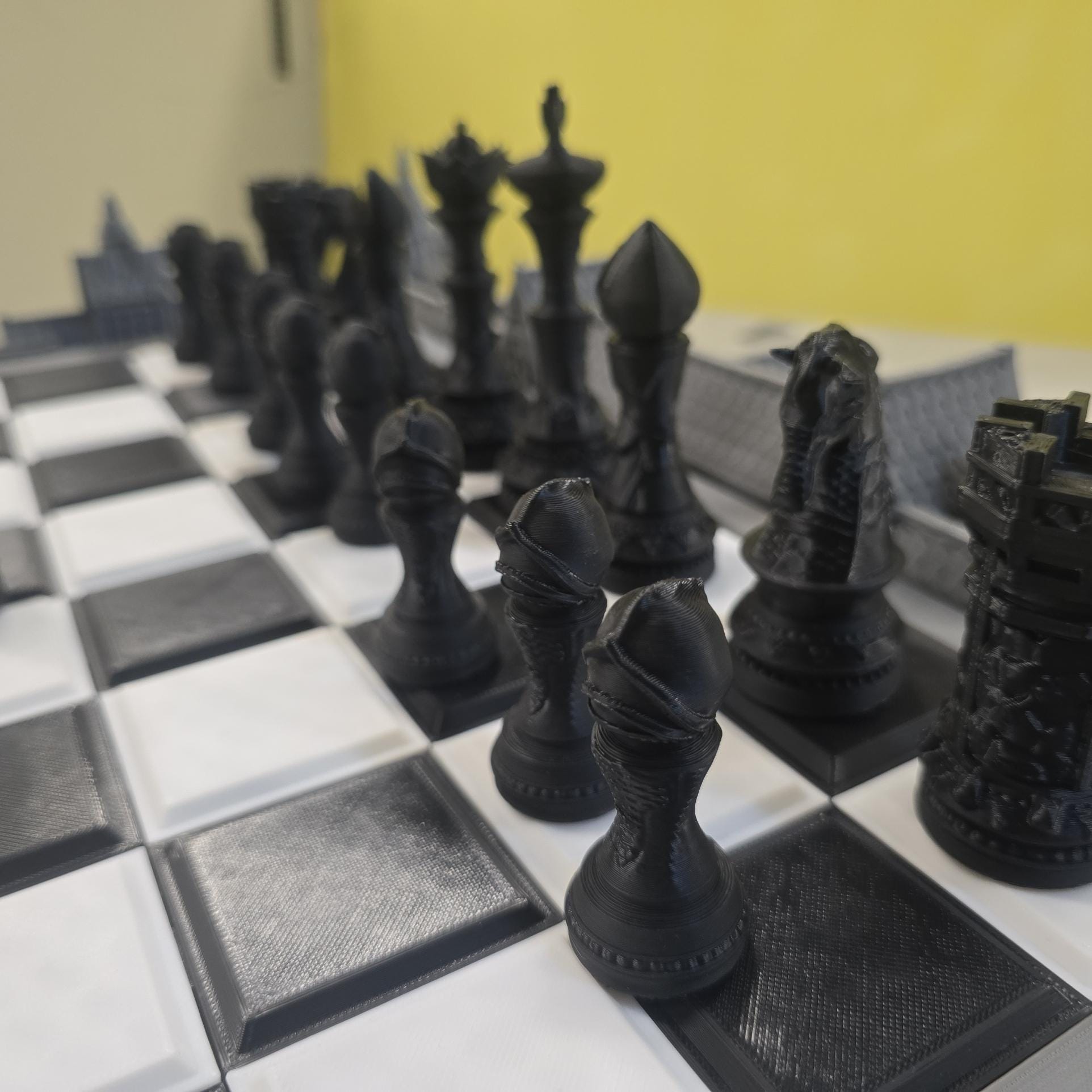 Royal Battle Board – 3D Printed Castle Chess Set with Snap-Fit Board & Special Raven Pieces