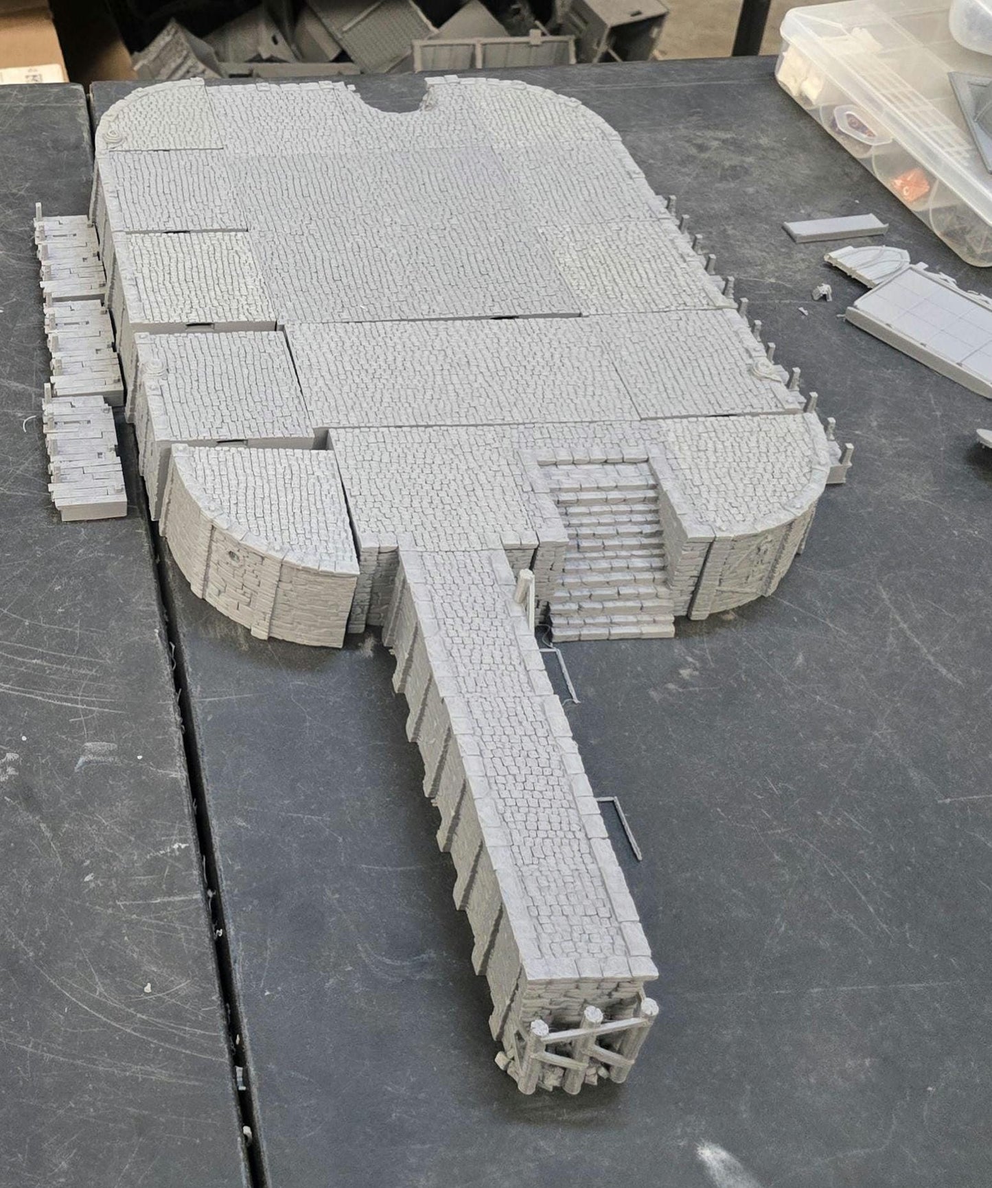 30 Piece Quay Wall & Dock System Set, Ancrabourg cobblestone streets, 28mm
