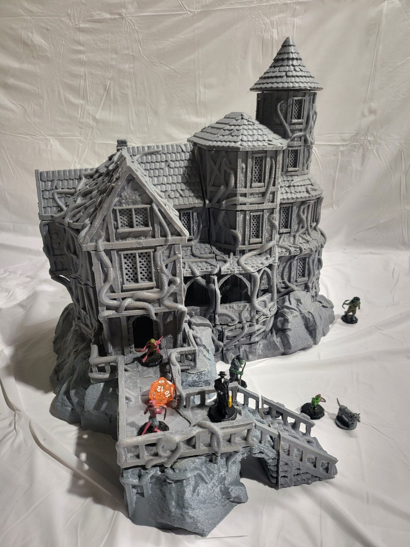 Cultist Manor, Forgotten Manor, Secluded Manor, Dungeons and Dragons, Lunatic Hideout, Chaotic terrain
